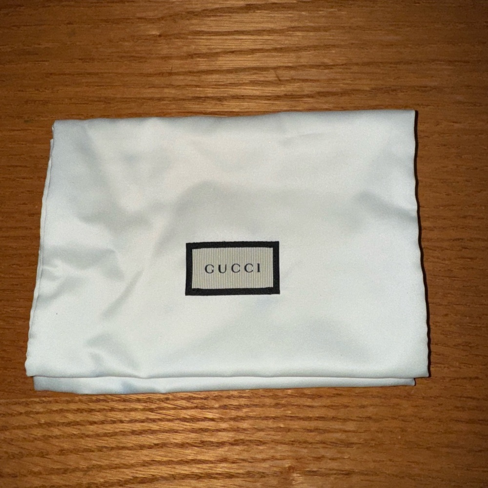 Gucci Accessories Including Gift Bag, Gift Box, Dust Bag & Ribbon - Picture 3 of 9
